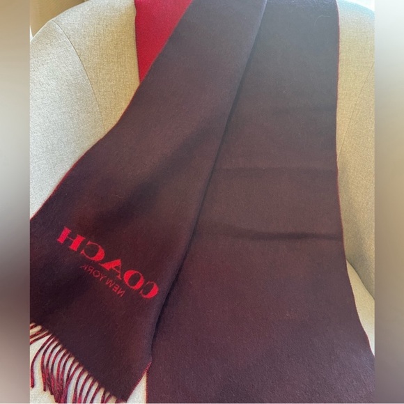 NWOT COACH Unisex Bi-Color Logo Red/Burgundy Scarf - Picture 2 of 2